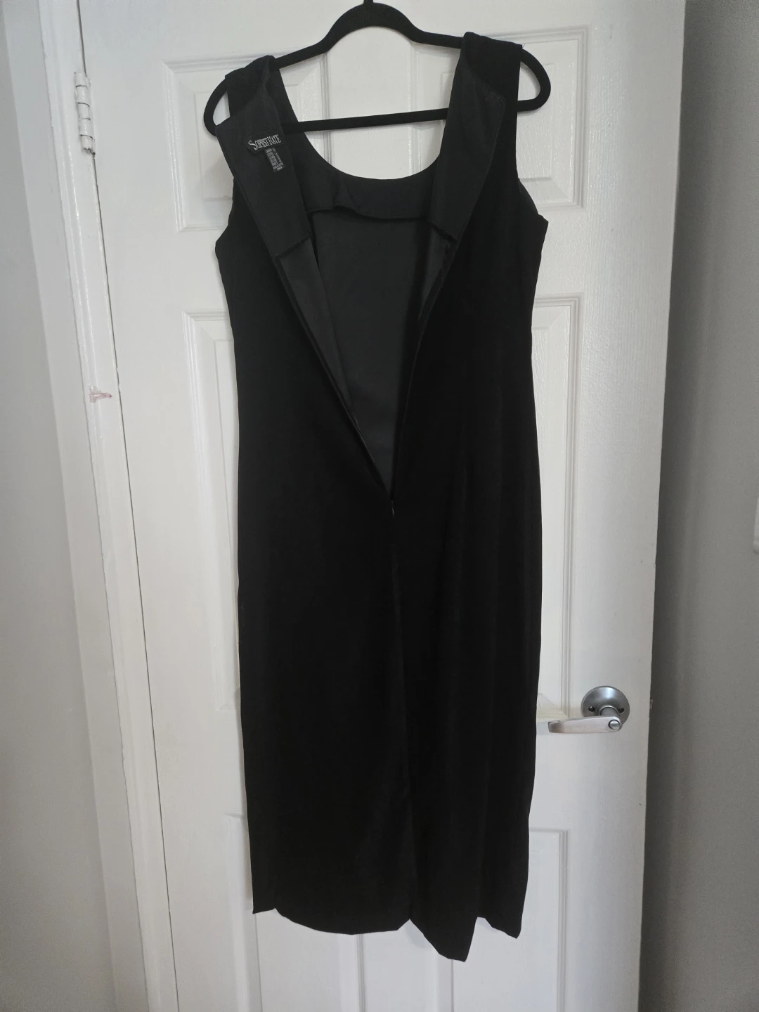 SOPHISTICATE Black Sleeveless Sheath Dress -Size 8 - photo 4