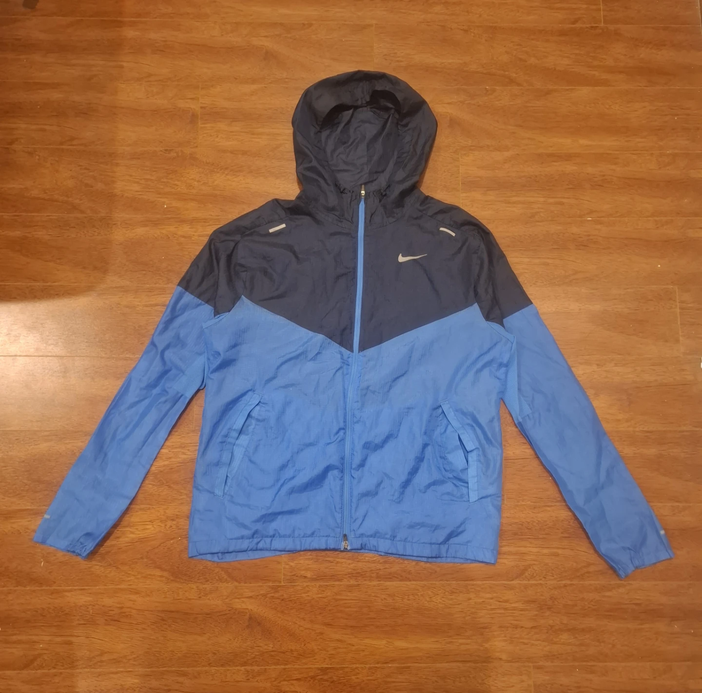 Nike Lightweight Windbreaker - Men’s M - Blue/Navy
