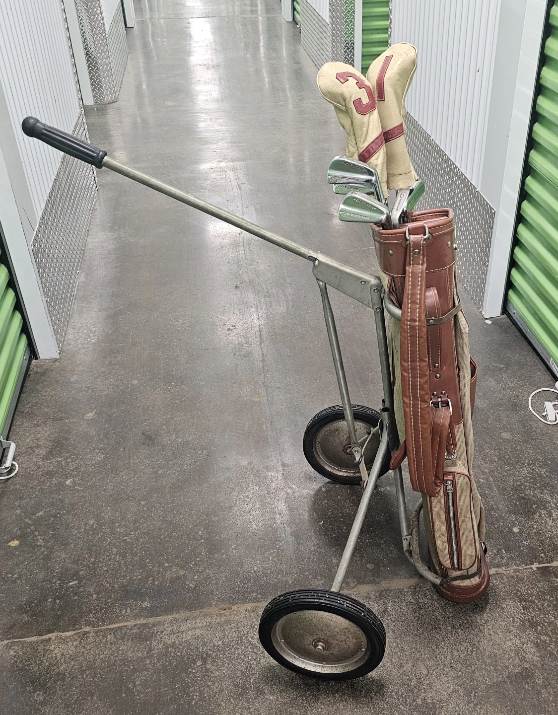 Vintage Regano Golf Clubs and Cart Set - photo 3