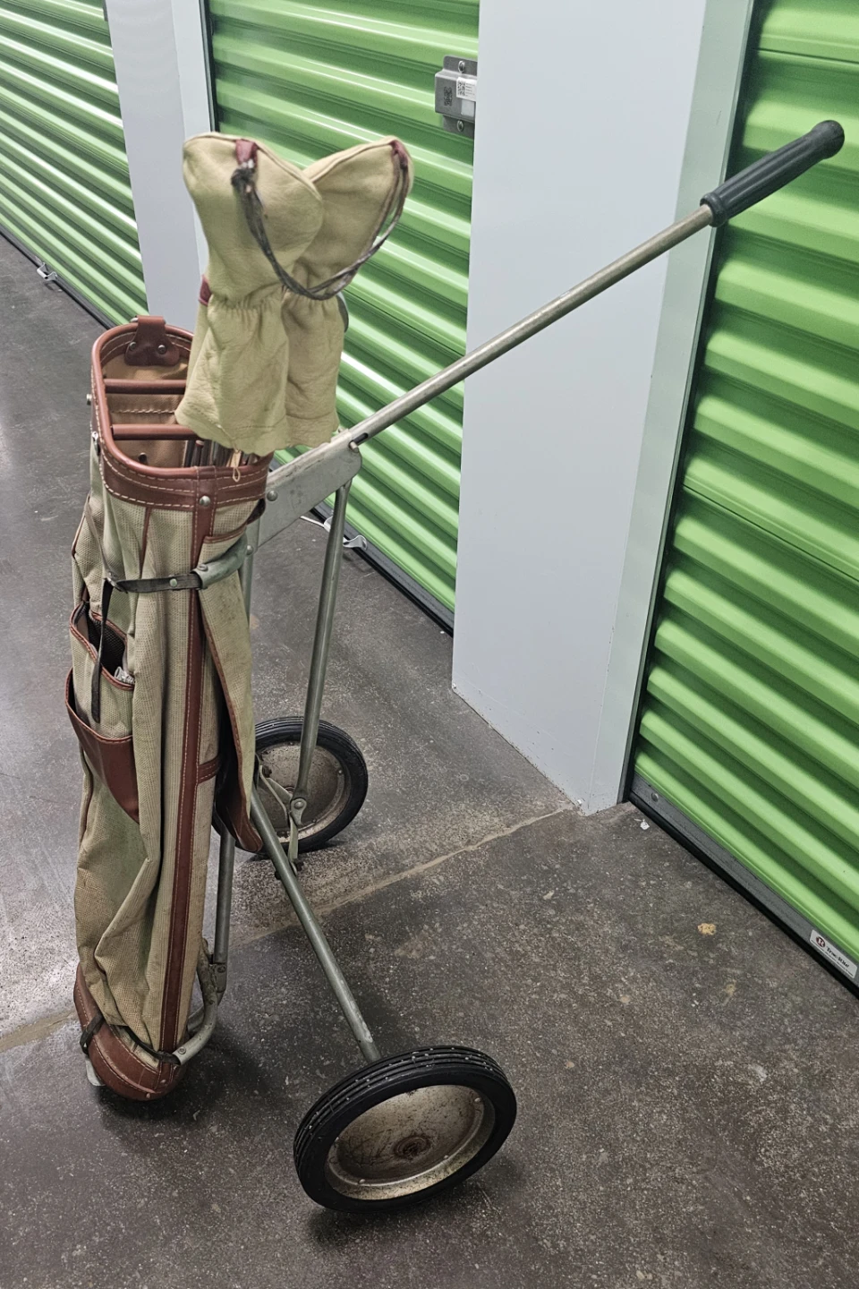 Vintage Regano Golf Clubs and Cart Set - photo 5