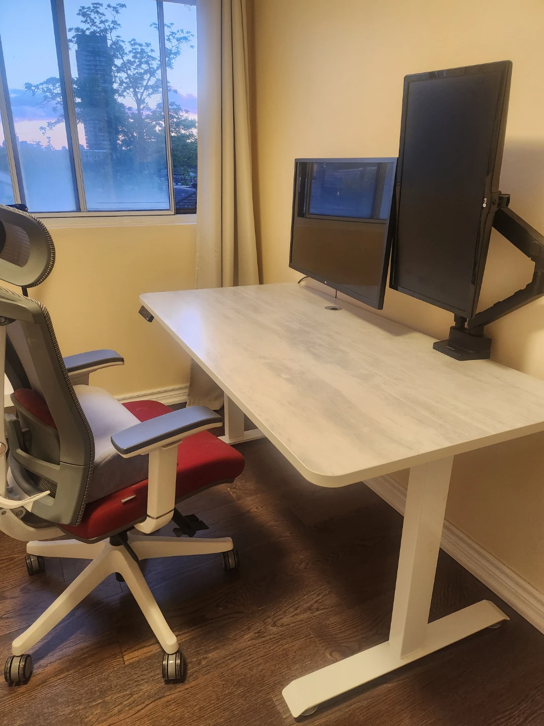 Effydesk electric standing desk