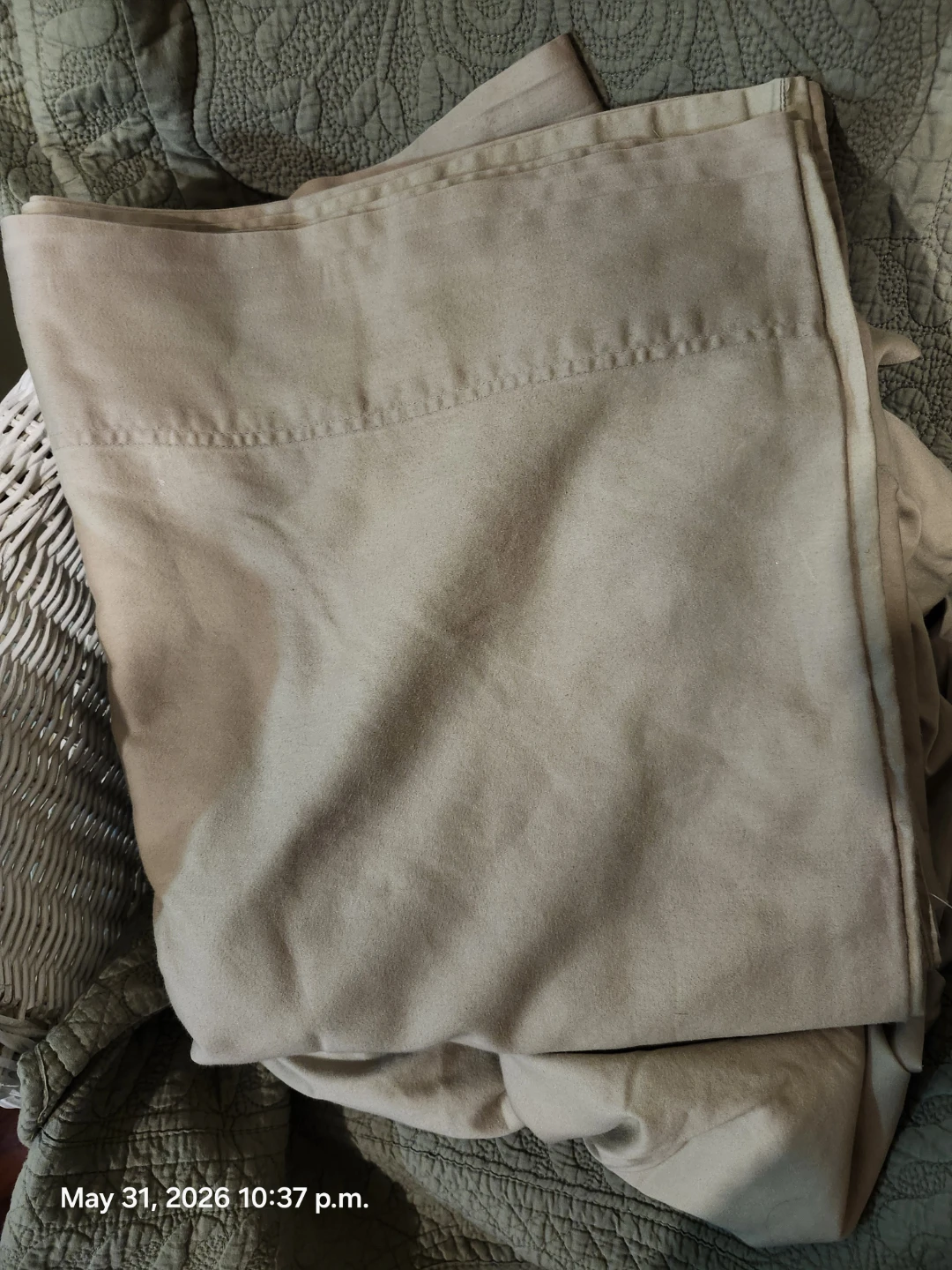 King Size Quilt with sheets - photo 2
