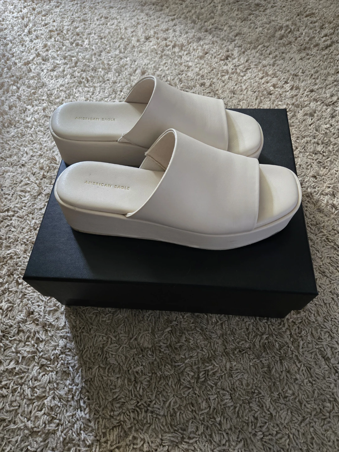 American Eagle Cream Platform Slides