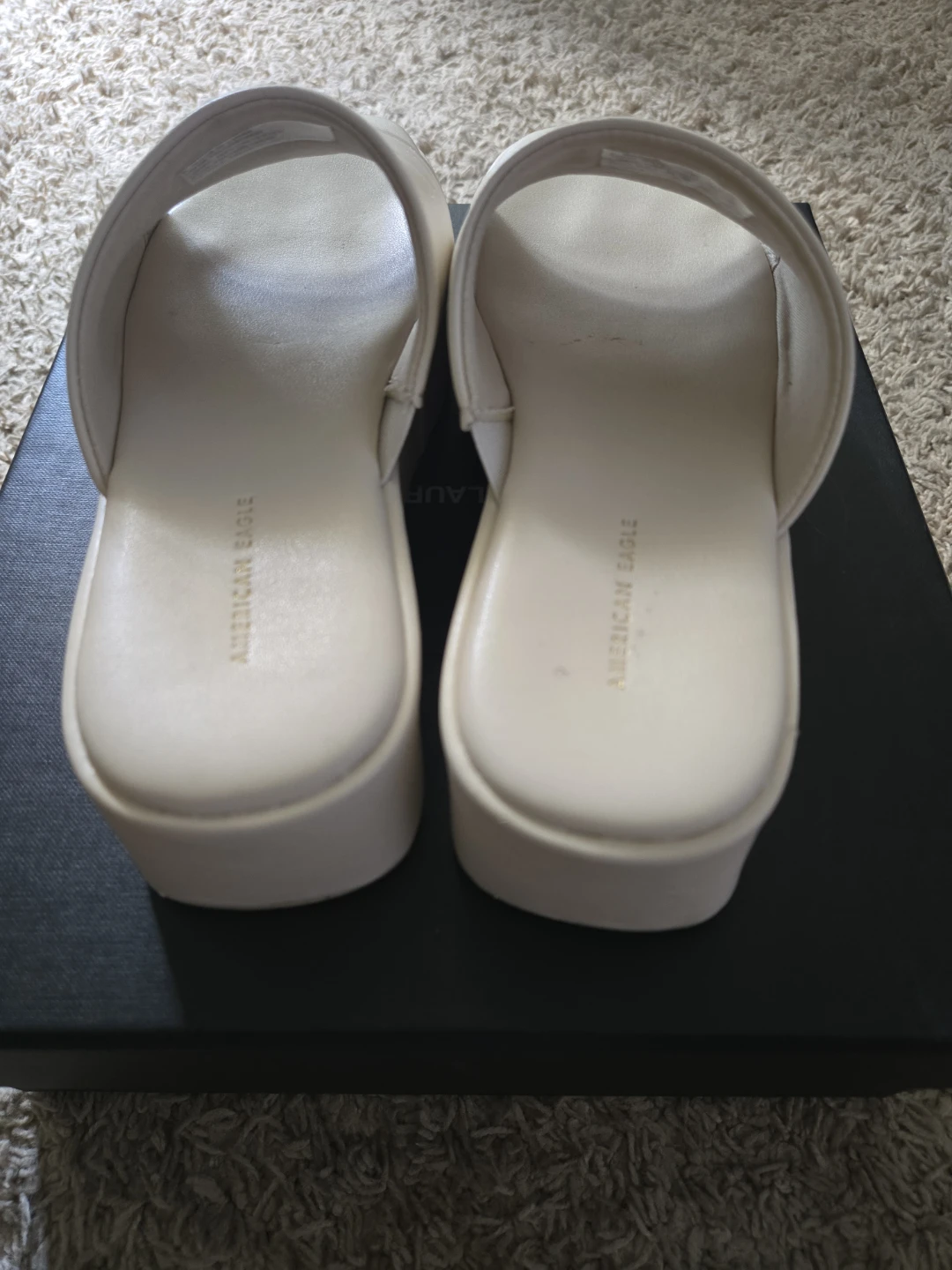 American Eagle Cream Platform Slides - photo 2