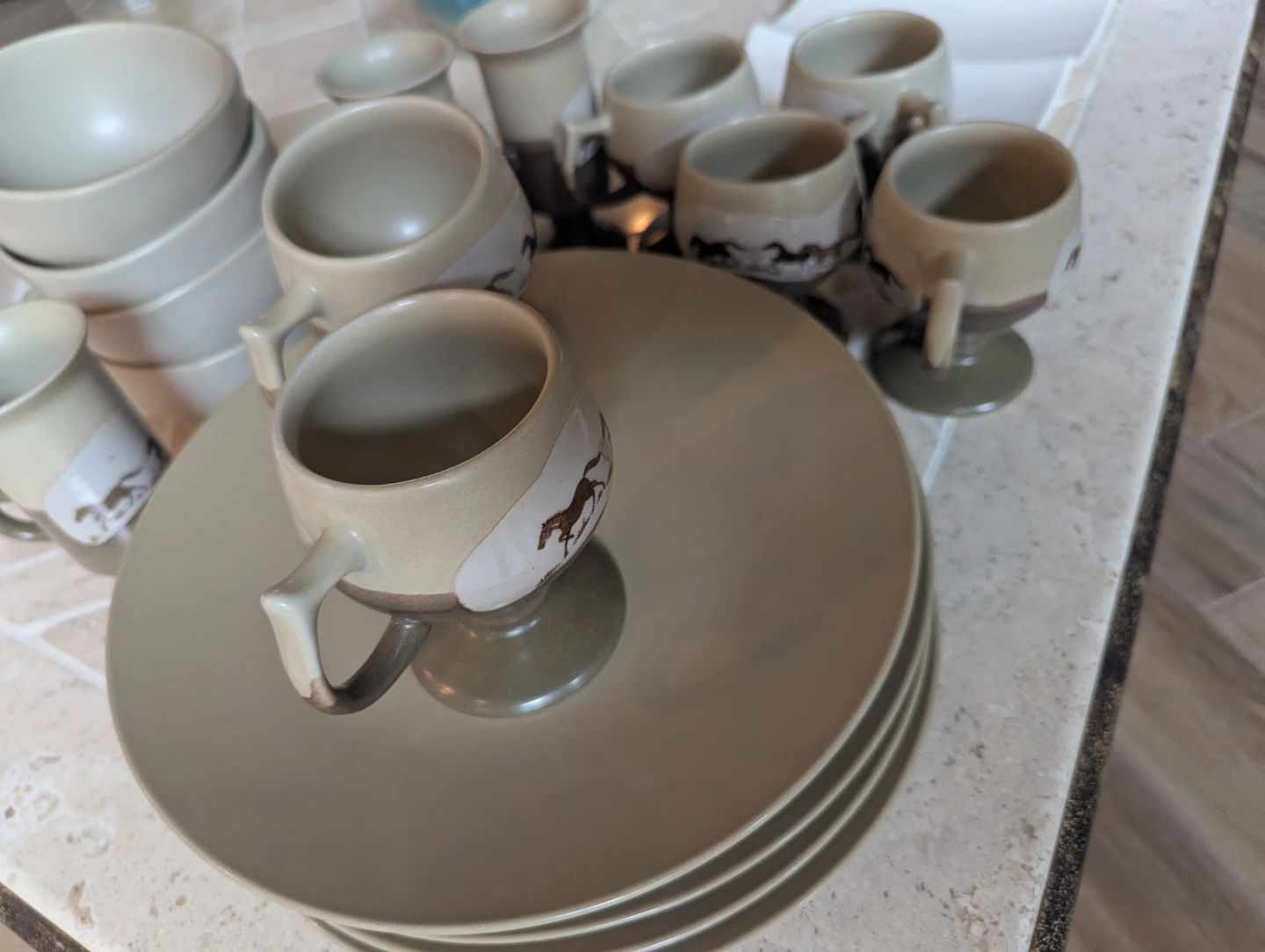 Ceramic Coffee Mugs and Plates Set - photo 5