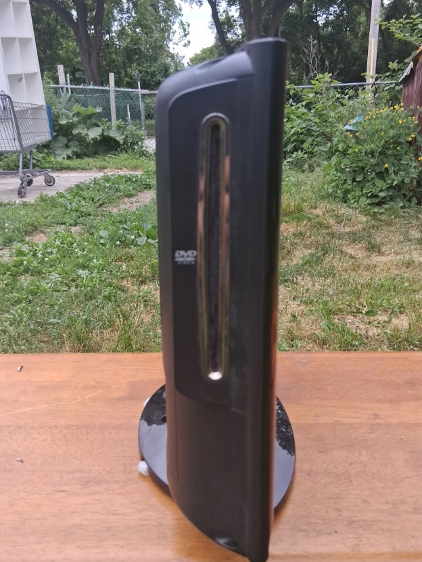 Toshiba Flat Screen TV with Built-in DVD Player - photo 2