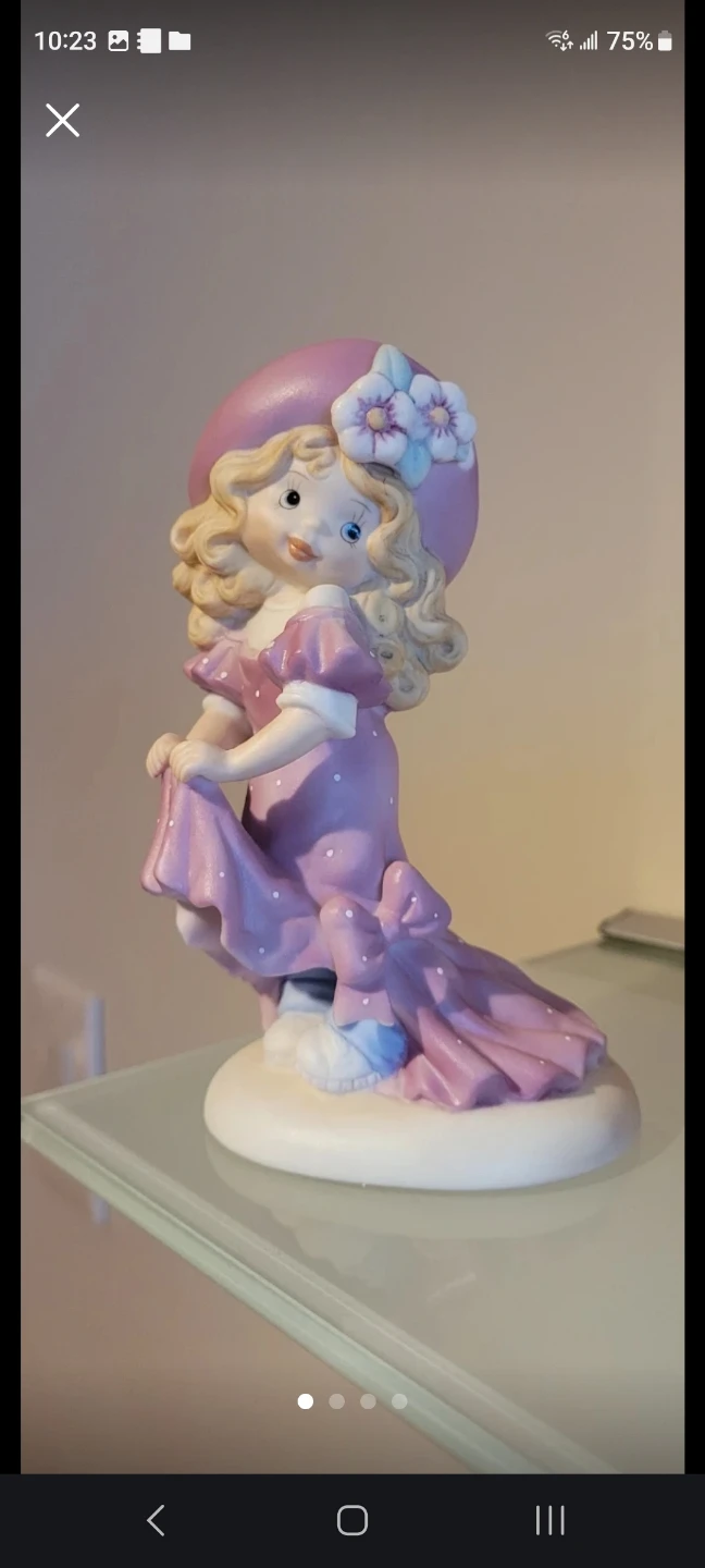 Sweet Figurine like new