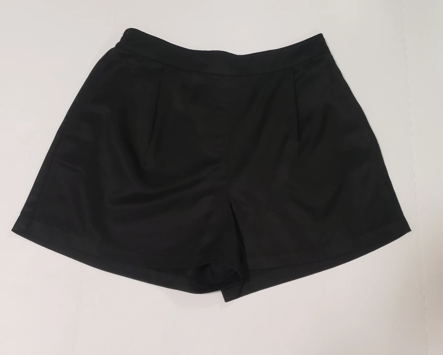 Like new Womens Short Frank By Frank Size M