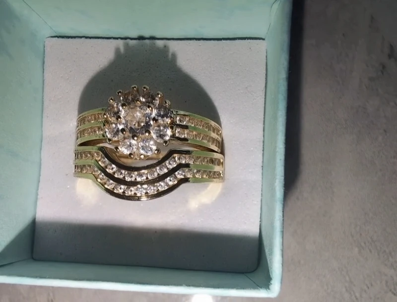Gold tone bridal ring set with clear stones - photo 4