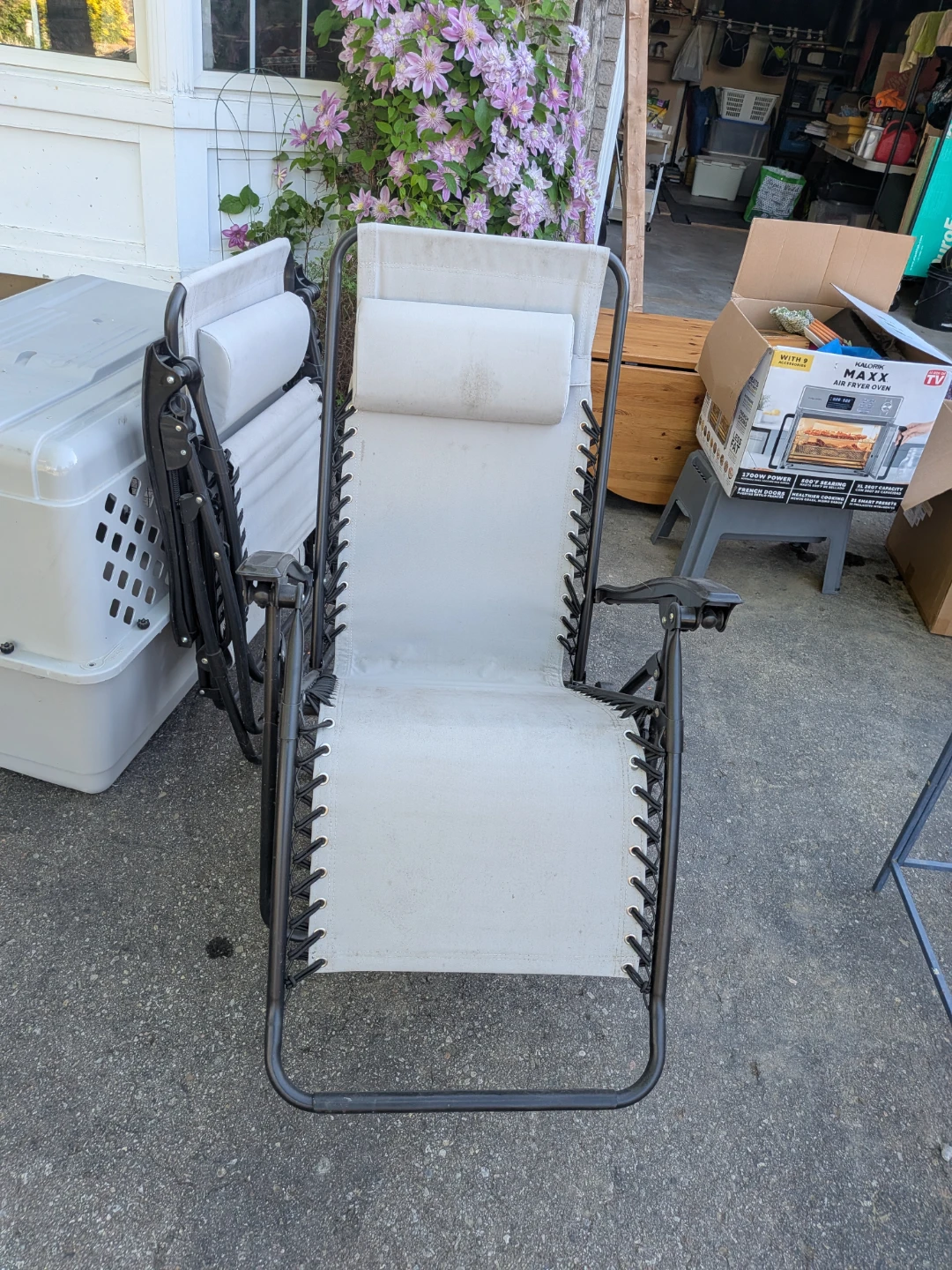 Zero Gravity Lounge Chairs - Set of 2