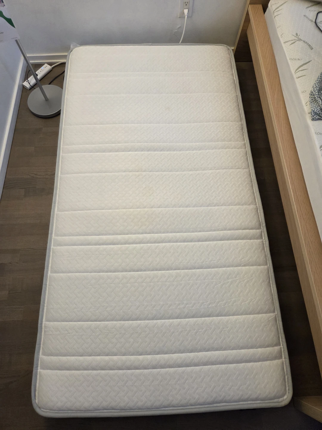 6" Foam & Spring Hybrid Mattress (Twin) | Only Used for 1 Month