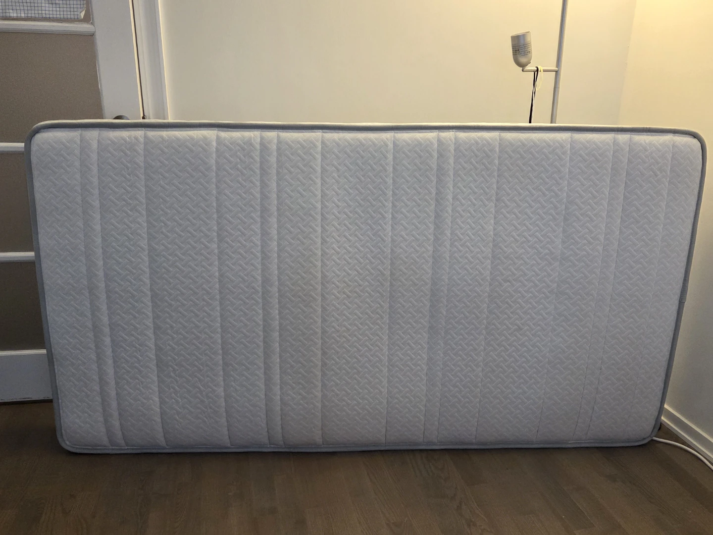 6" Foam & Spring Hybrid Mattress (Twin) | Only Used for 1 Month - photo 3