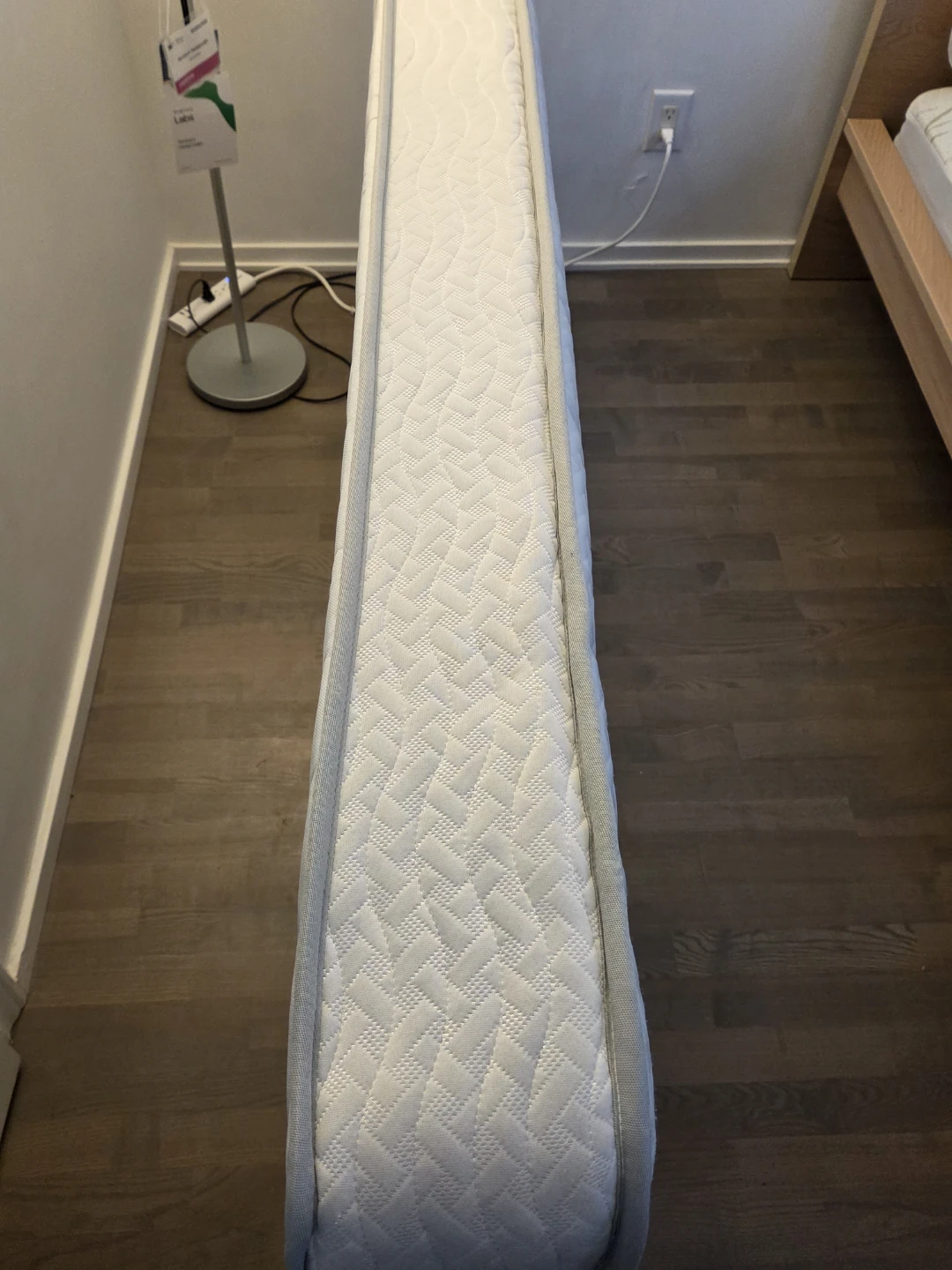 6" Foam & Spring Hybrid Mattress (Twin) | Only Used for 1 Month - photo 4