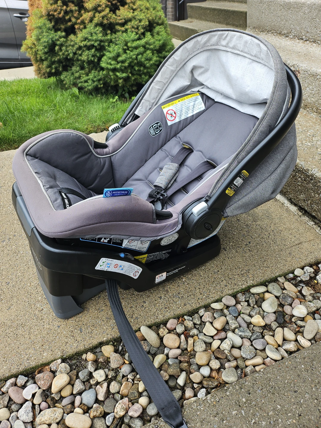 Graco Infant Car Seat + Compatible Stroller - photo 2
