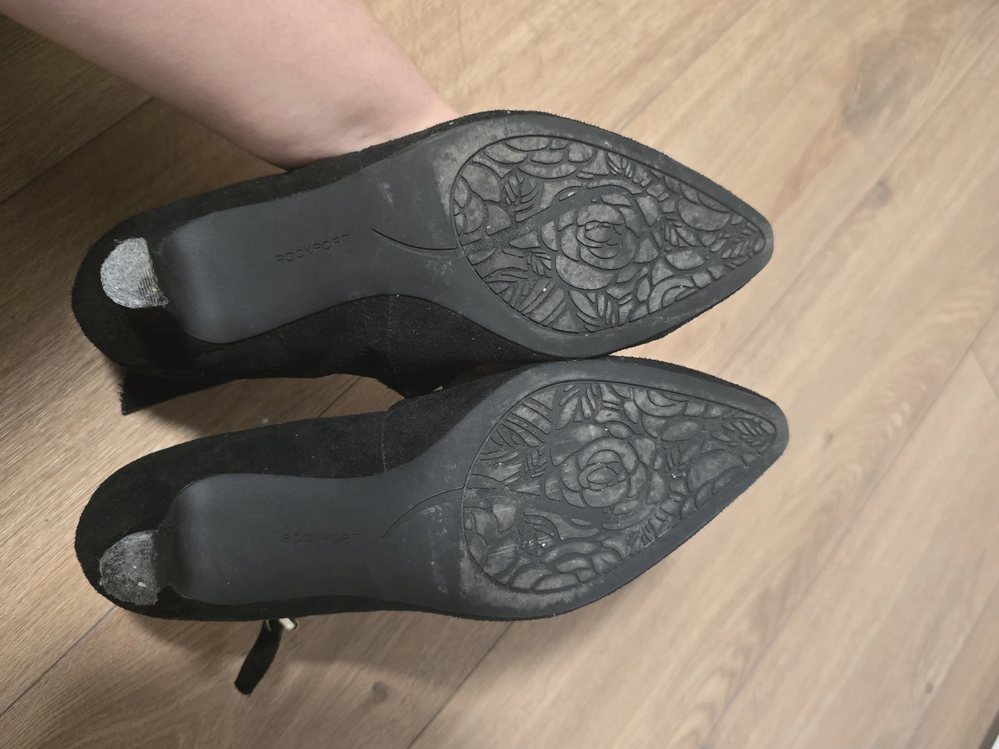Black 8.5 women's suede heels - photo 3
