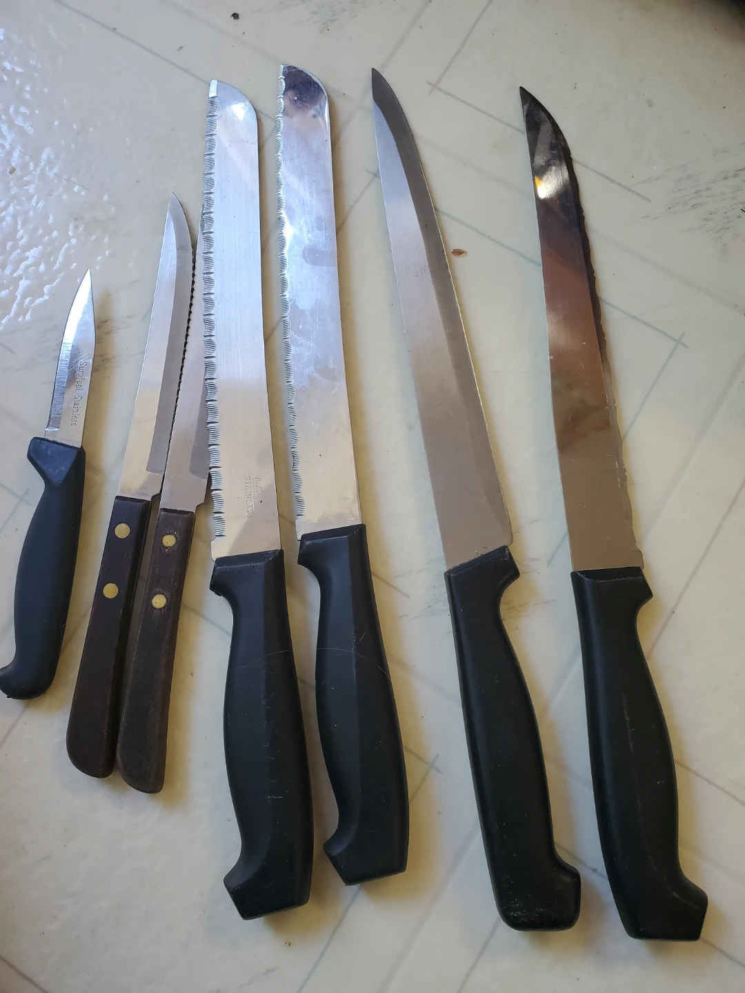 Assorted Kitchen Knives Set