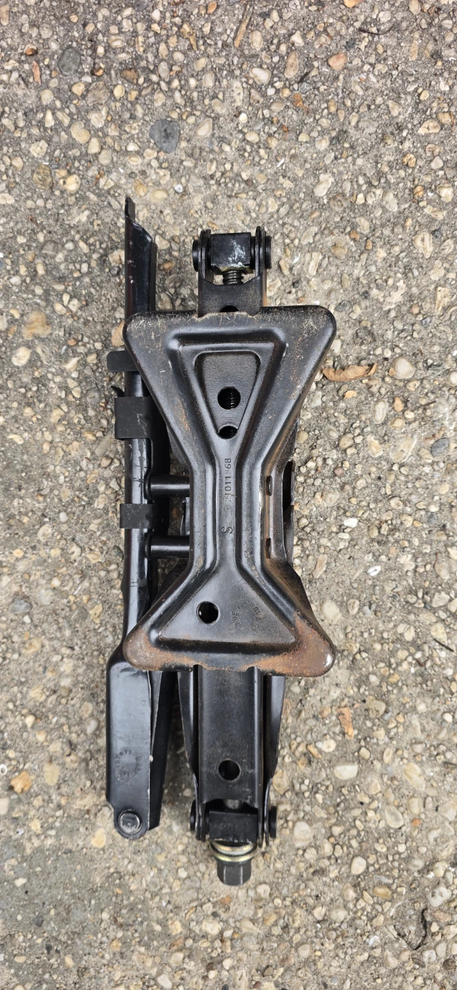Car Jack - photo 2