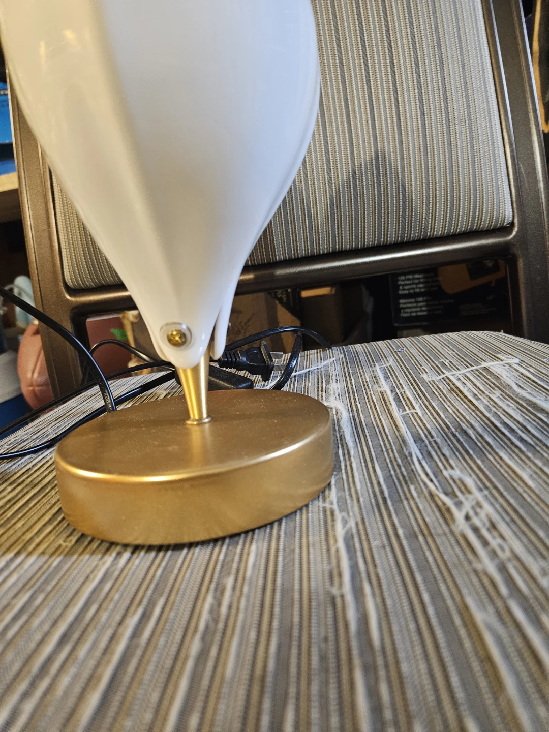 White Tulip-Shaped Table Lamp with Gold Base - photo 5