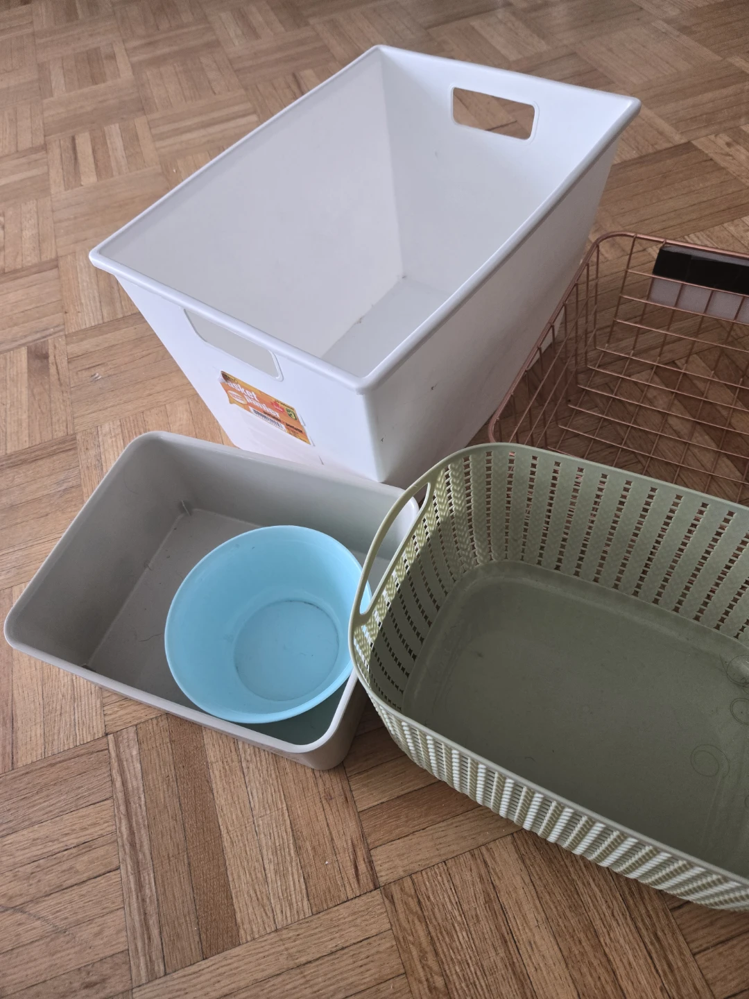 Set of 4 Storage Bins and Basket