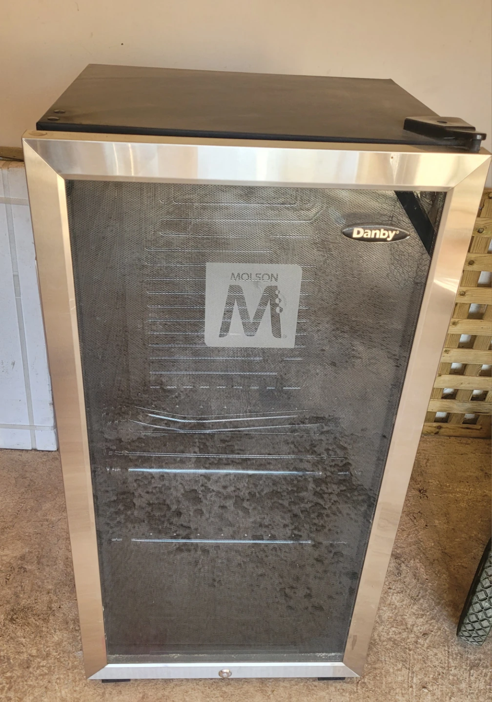 Danby DBC120BLS Beverage Fridge