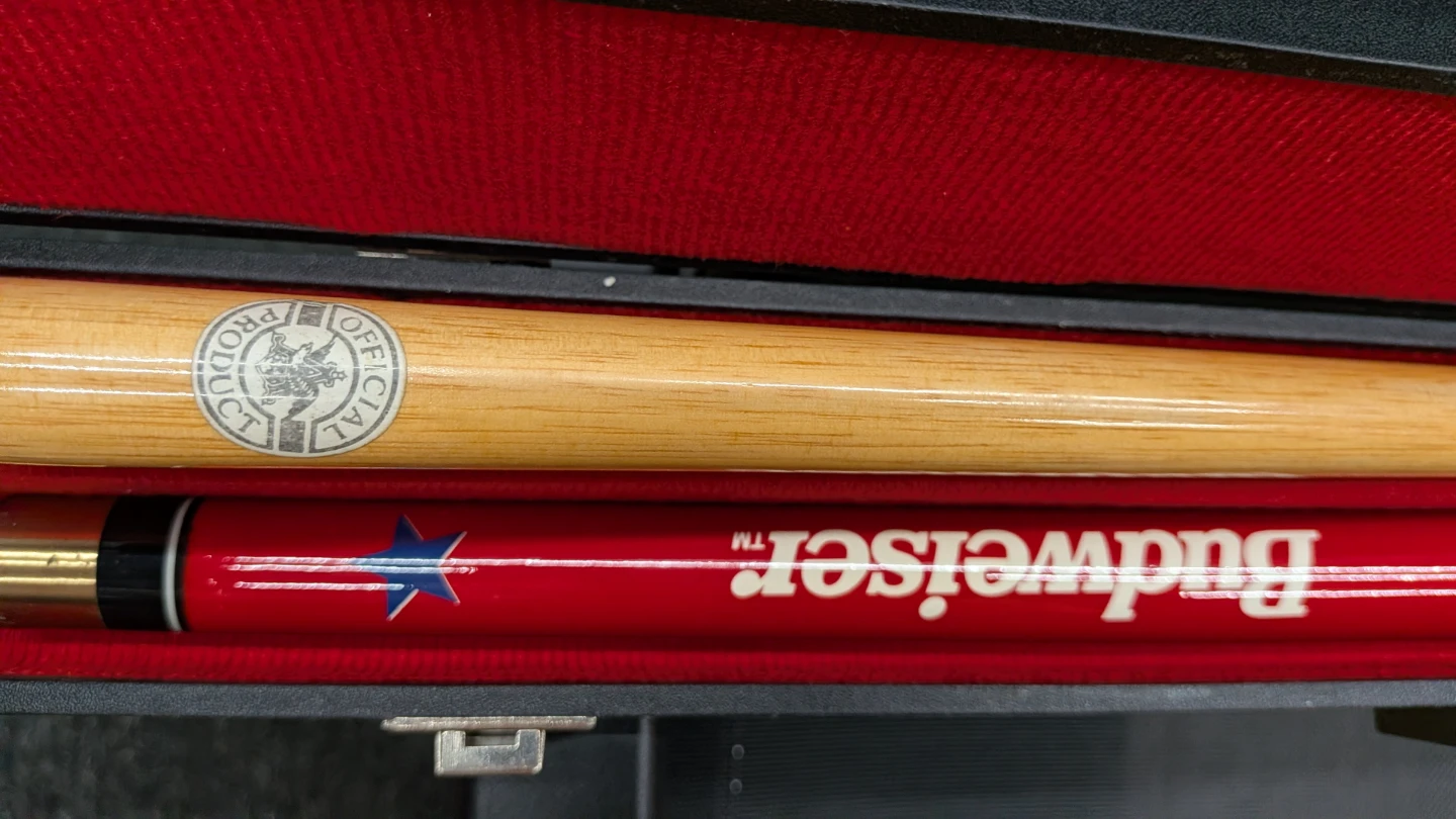 Vintage Budweiser Pool Cue Stick with Case - photo 3