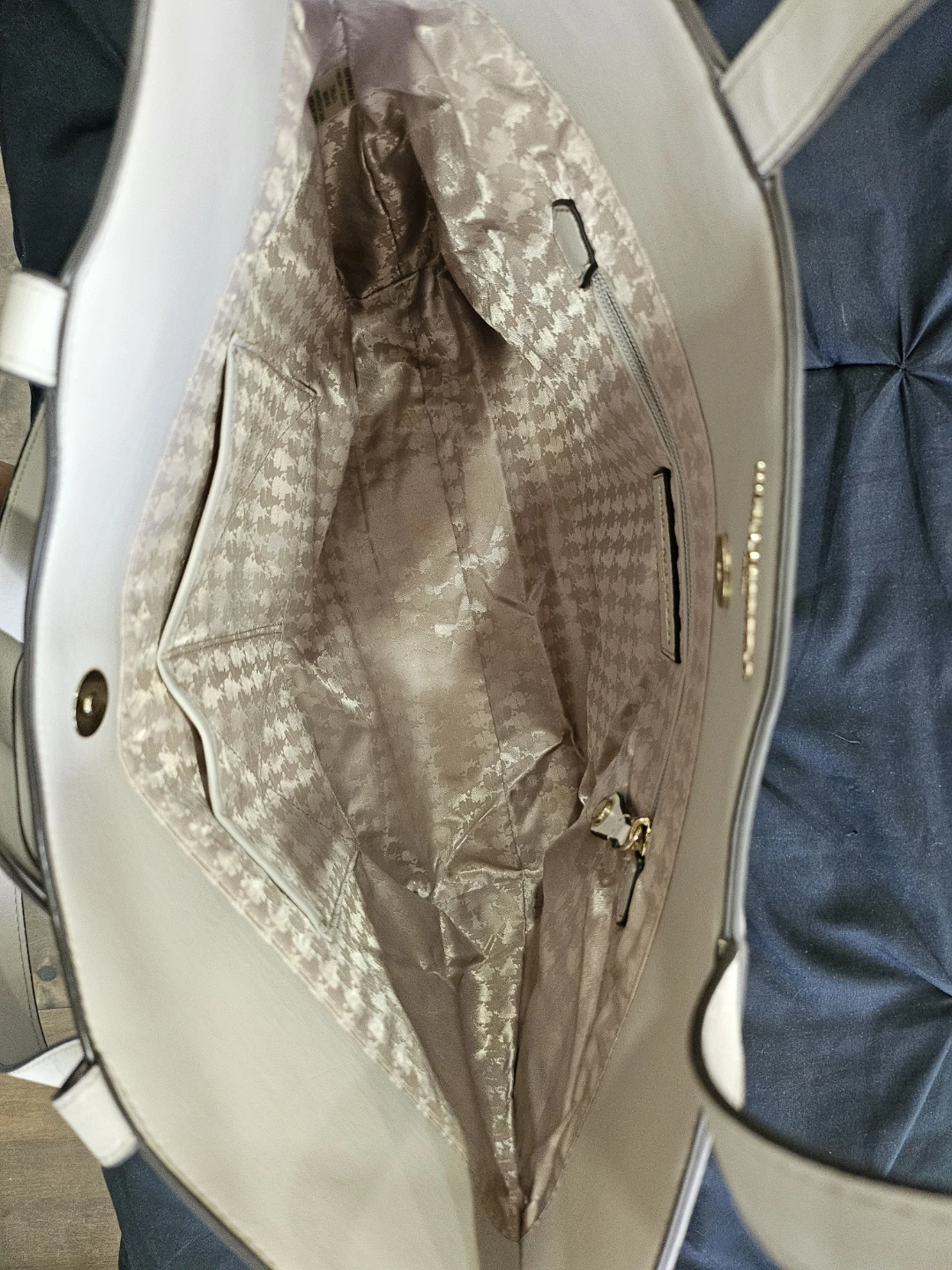 Karl Lagerfeld Bag for Sale - photo 2