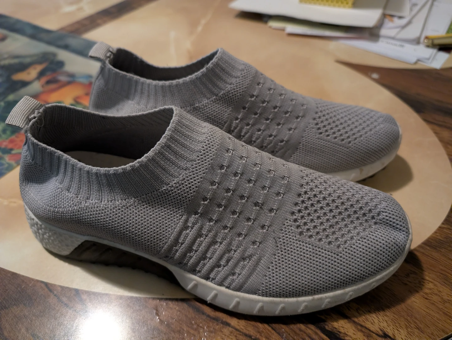 Vangelo Donna Grey Knit Slip-On Sneakers