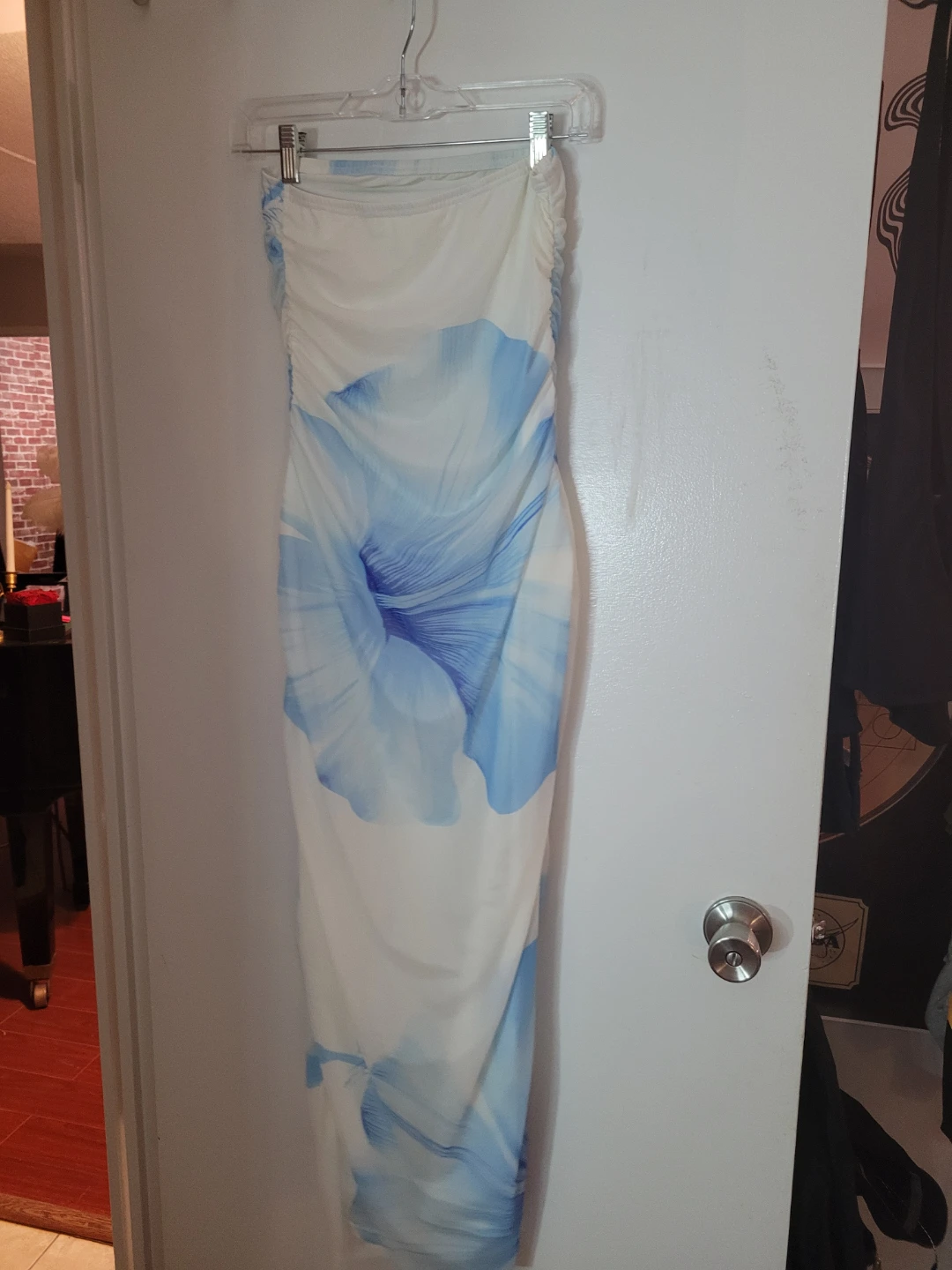 Strapless ruched maxi dress with blue floral print - photo 2