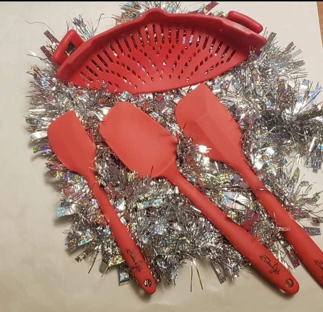 Red Silicone Spatula Set with Strainer