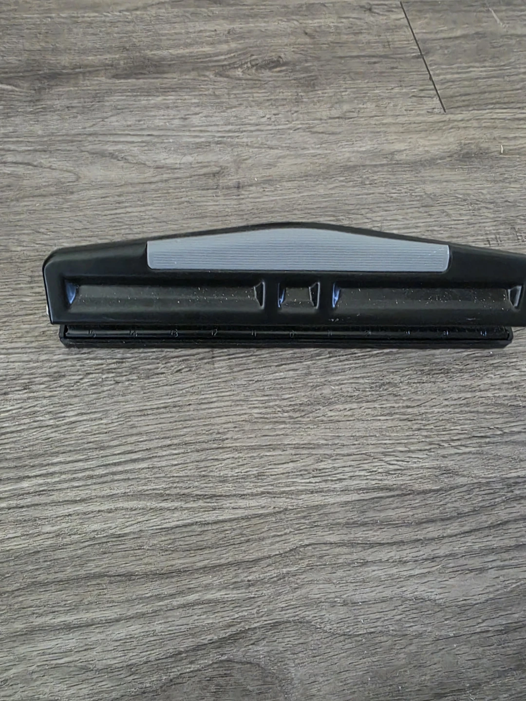 Black 2-Hole Punch
