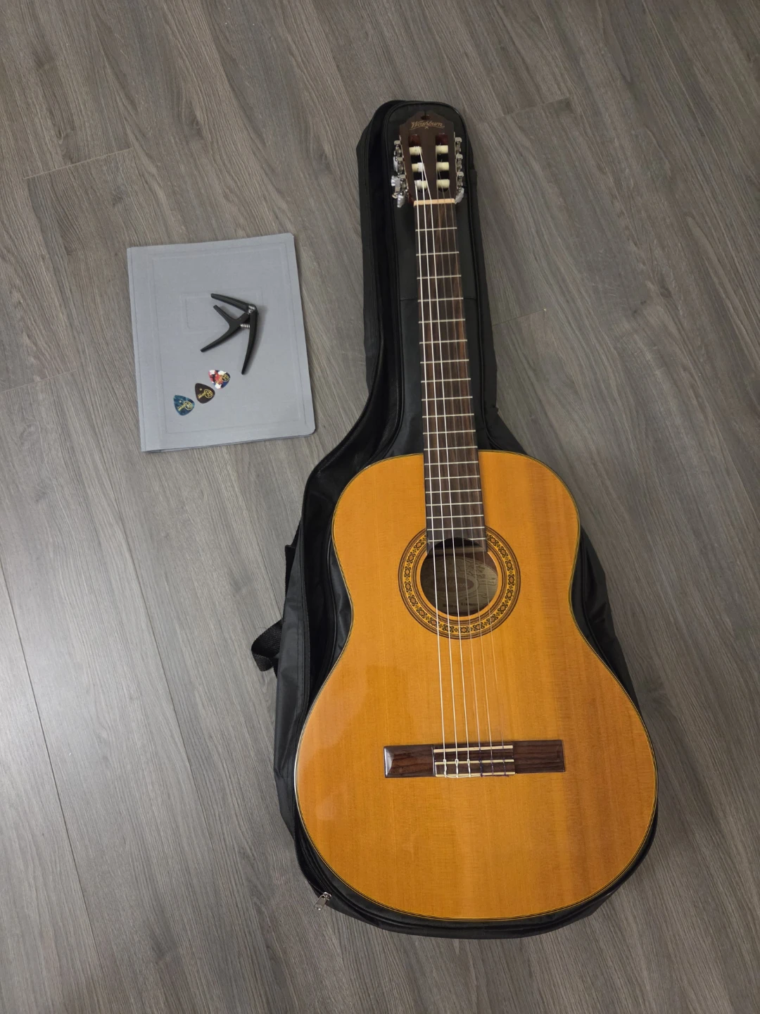 Washburn C40 Classical Guitar Package