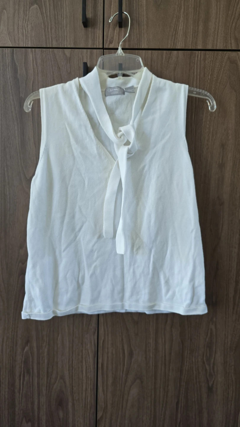 Old Navy White Sleeveless Tie Neck Top - photo 2