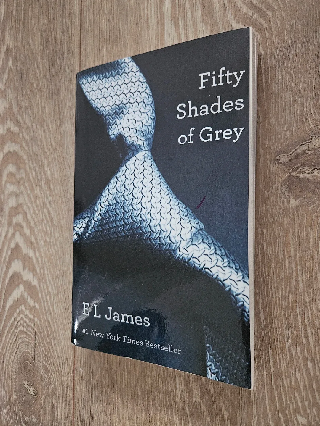 ⚽️ Fifty Shades of Grey by E L James Paperback Book