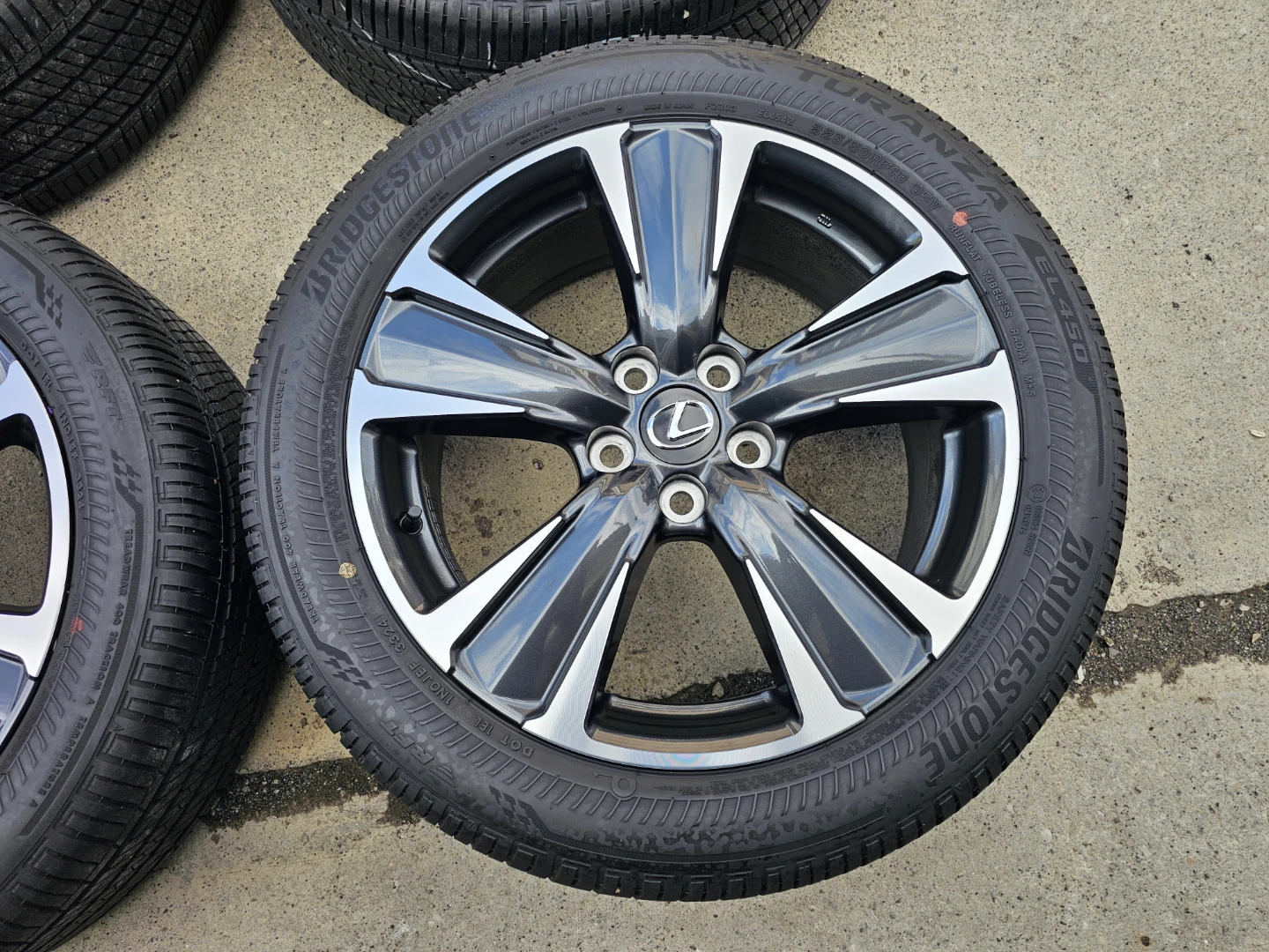 LEXUS UX O.E.M RIMS AND ALL SEASON TIRES 225/50 R18 - photo 5