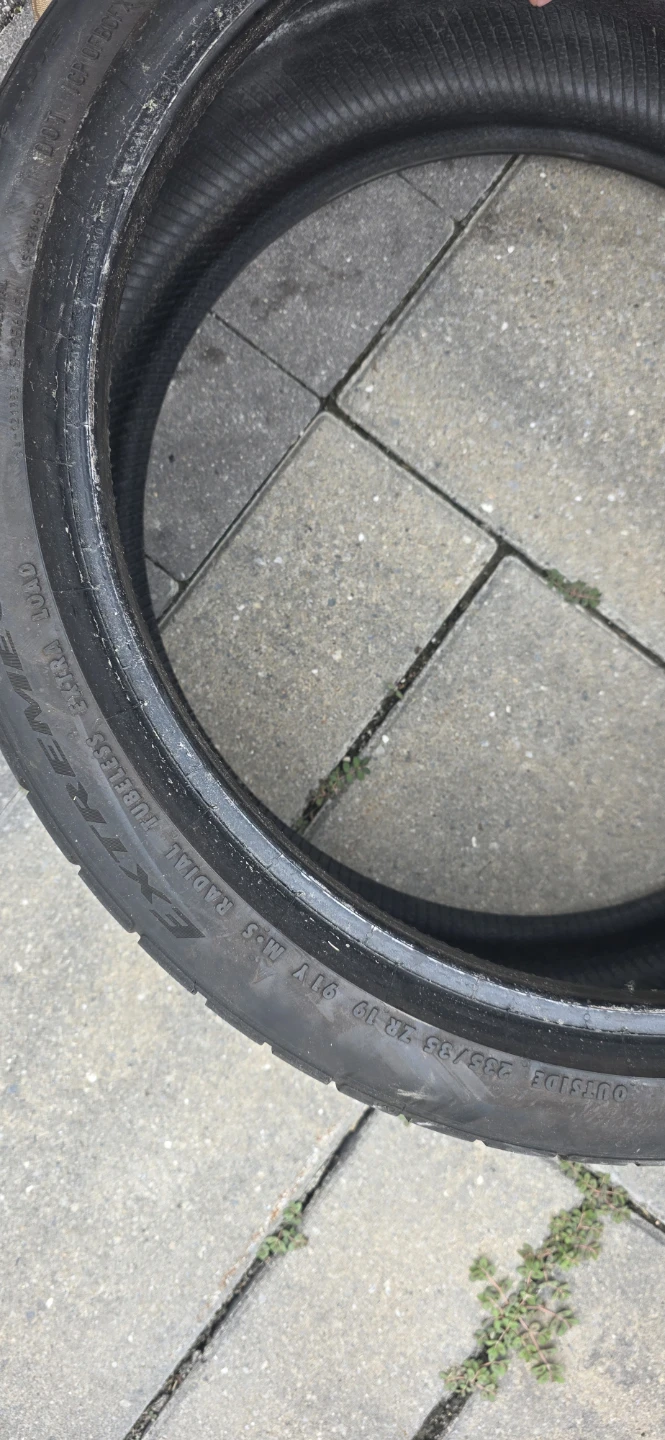 235/35 ZR19 Continental ExtremeContact DWS06 Tires - Set of 4 - photo 2