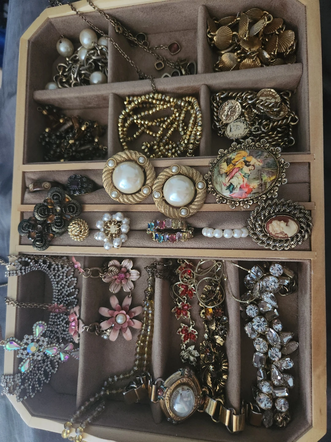 Vintage designer Jewellery Collection 40+pieces