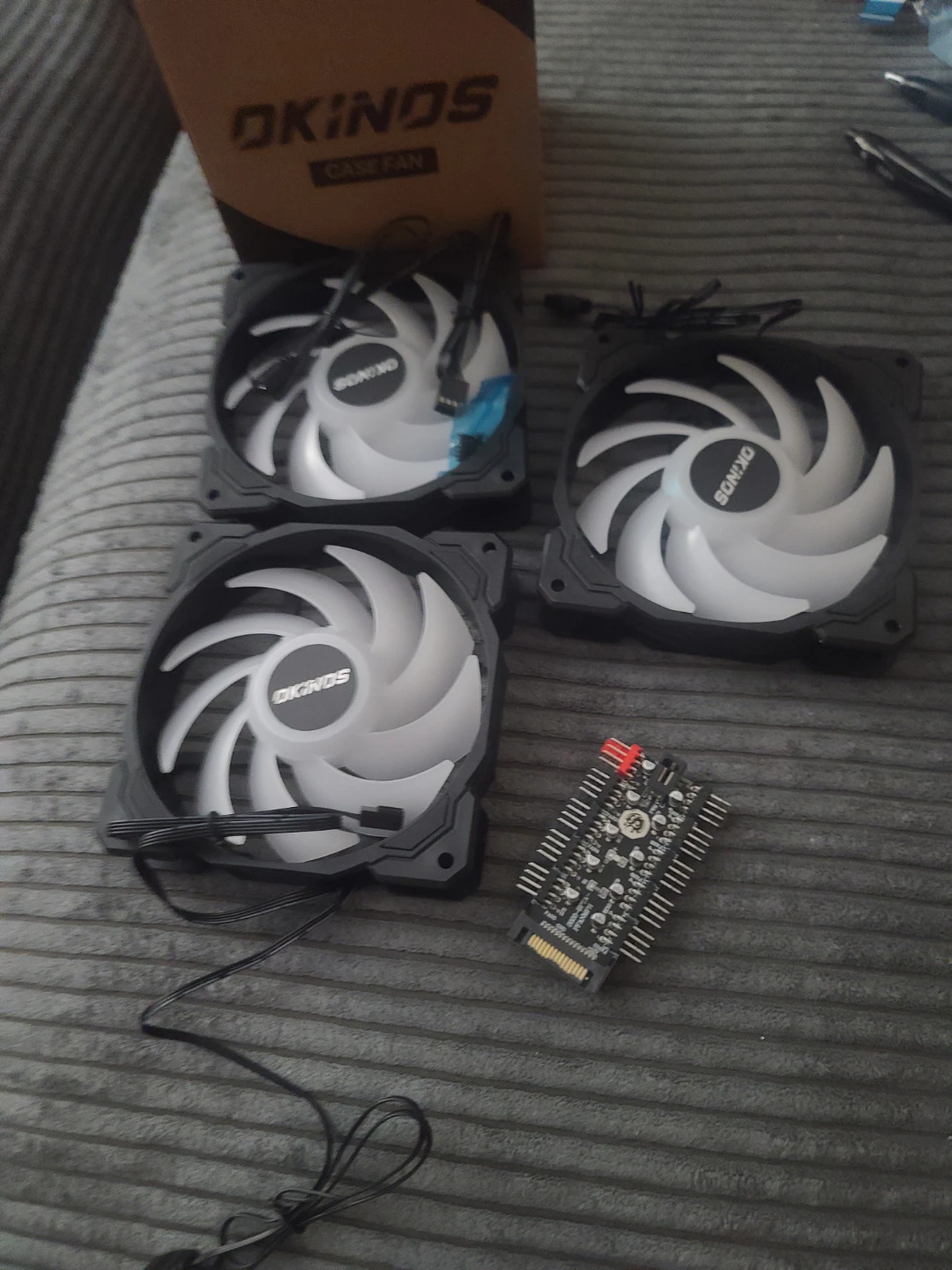 OKINOS Case Fans with Hub rgb