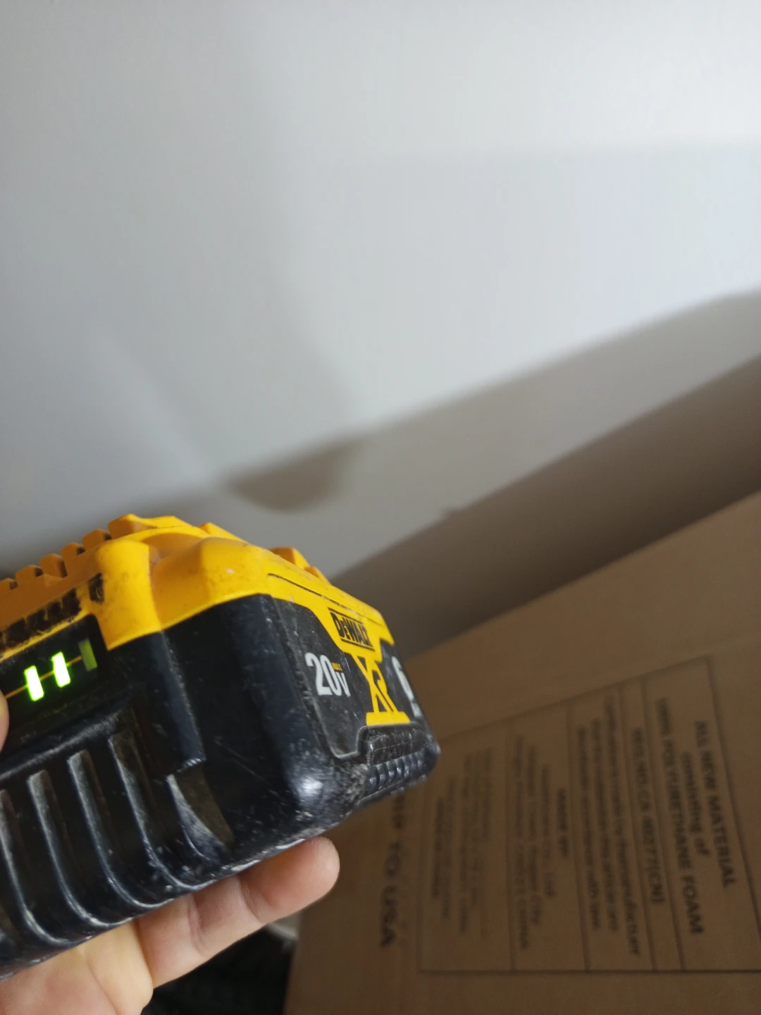 DEWALT 20V XR 6.0 Ah Lithium-Ion Battery - photo 2
