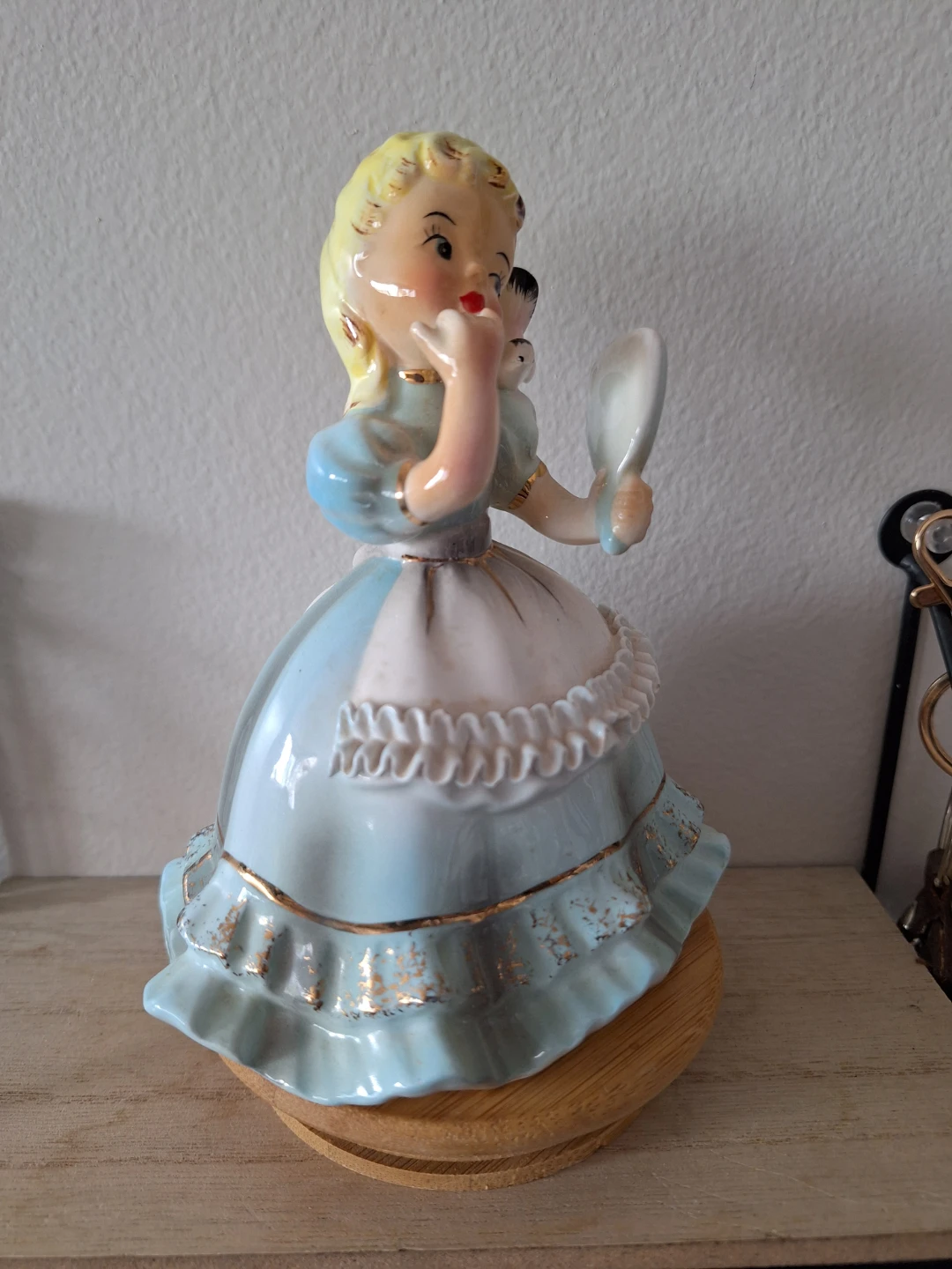 Vintage Ceramic Girl Figurine with Mirror - photo 4