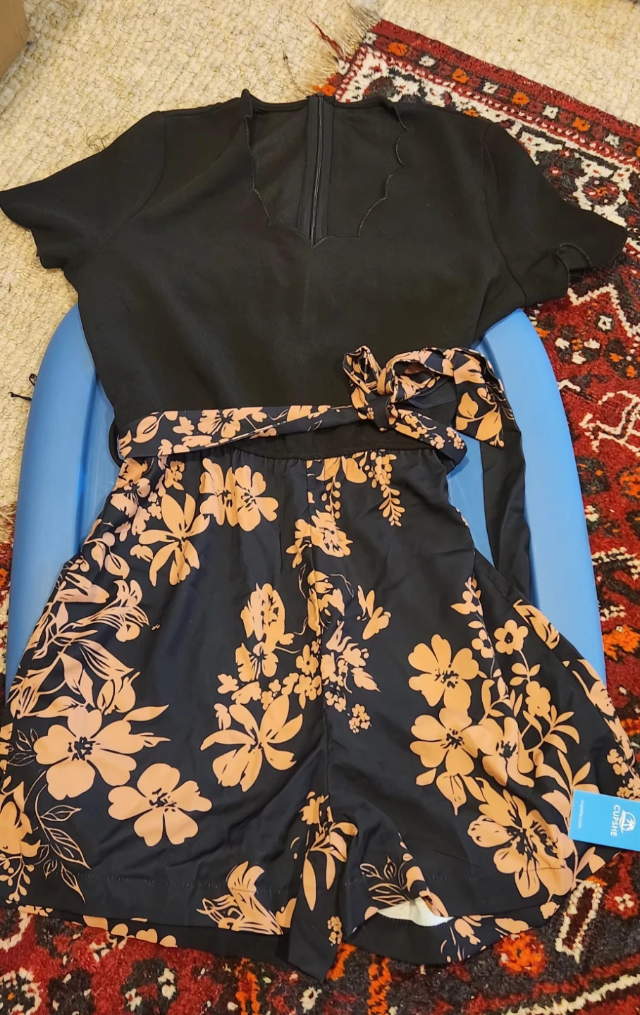 New Black Floral Print Romper small