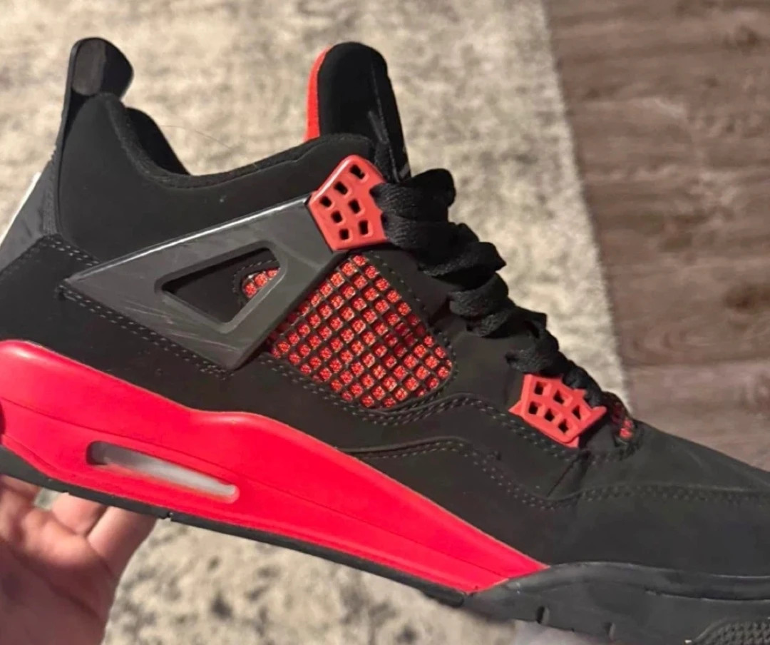 Air Jordan 4 "Bred" sneakers - photo 3