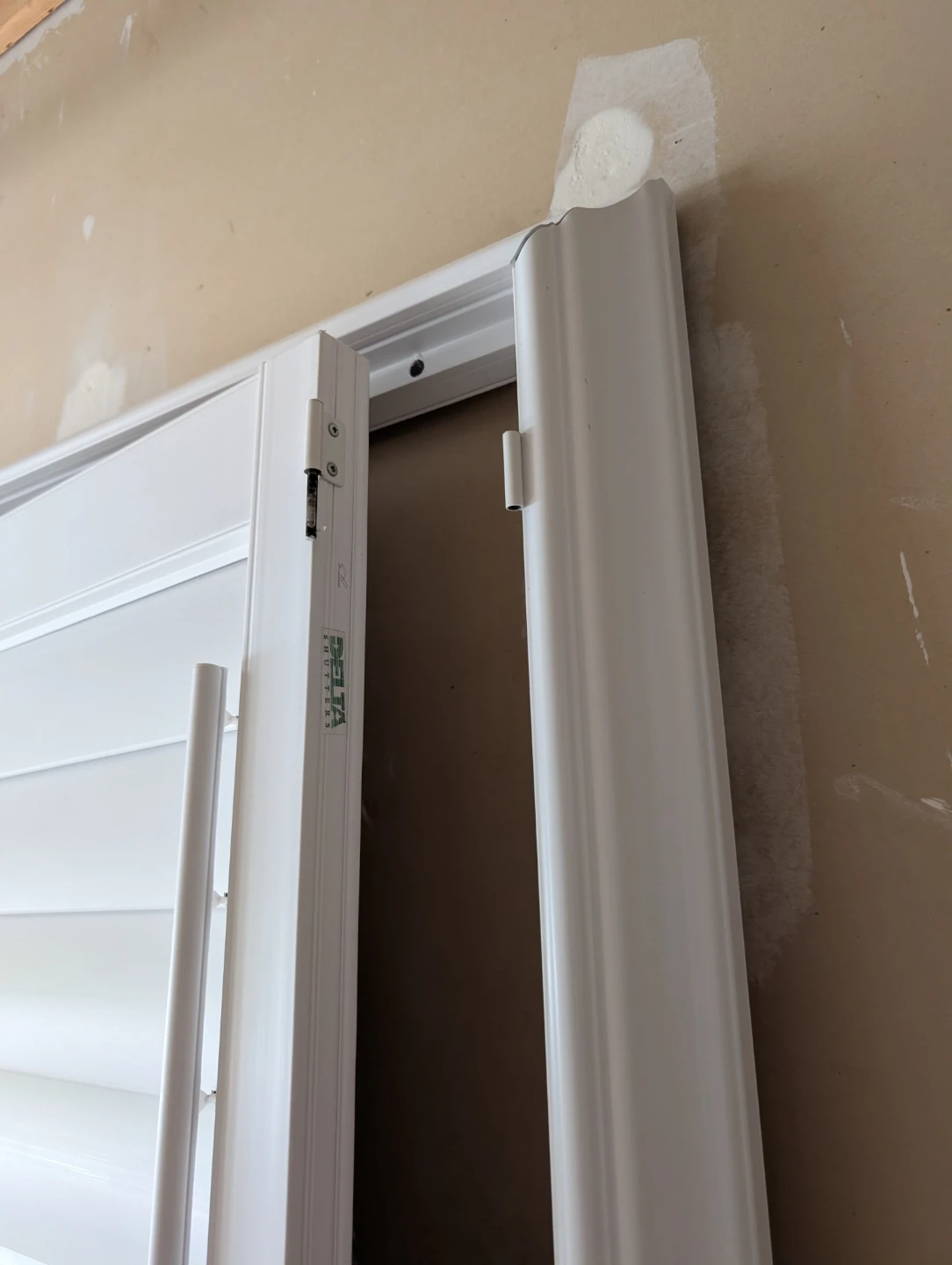 Delta Blinds White Interior Shutters (2 Panels) and frame - photo 2