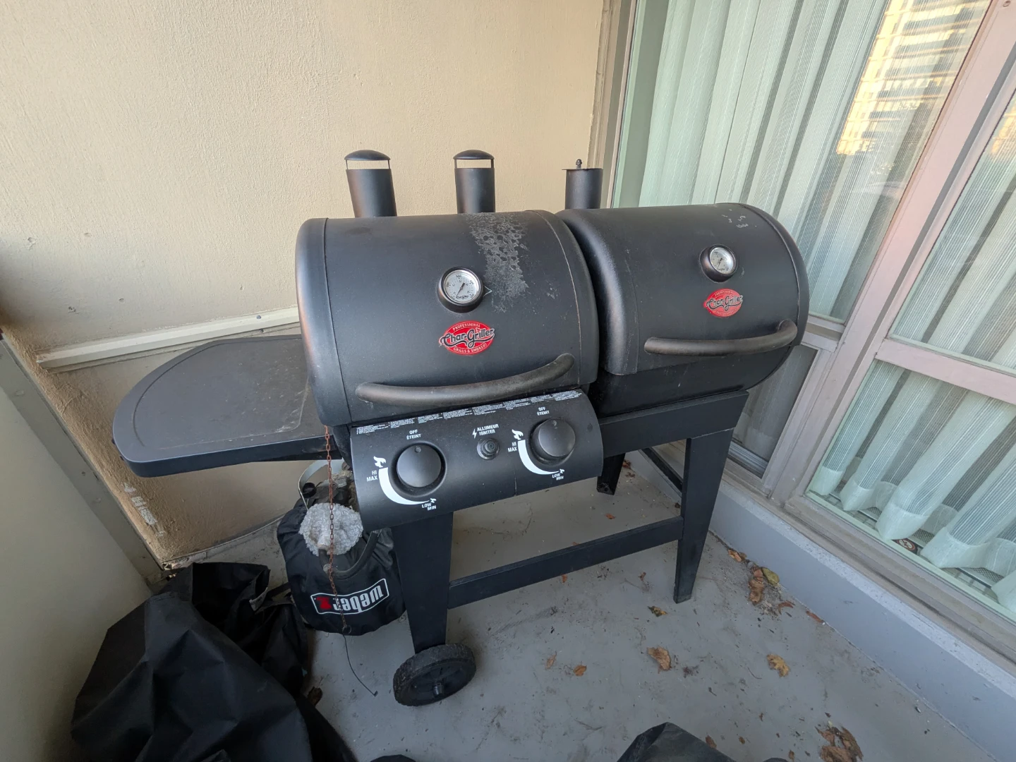 Char- Griller dual gas & charcoal