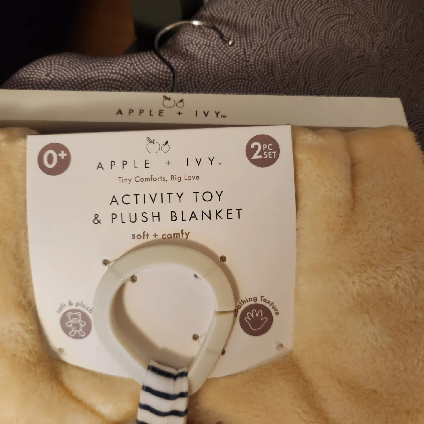 BRAND NEW Apple + Ivy Activity Toy & Plush Blanket ⚽ - photo 3