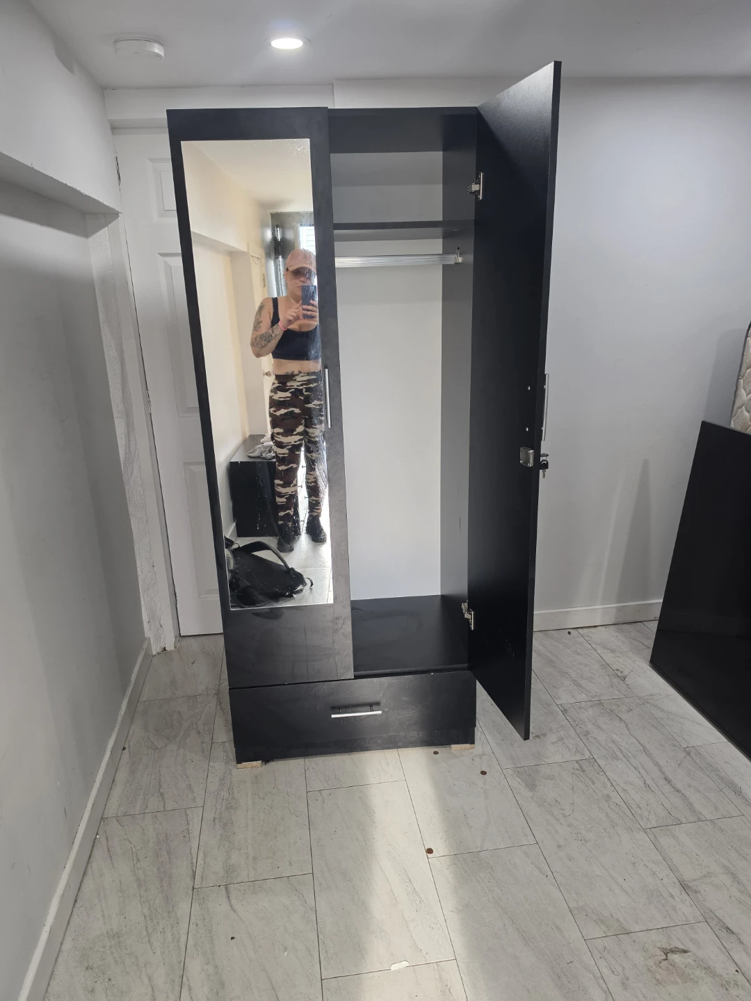Black Wardrobe with Mirror and Drawer - photo 4