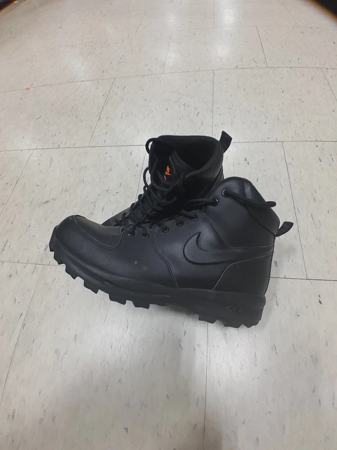 Nike Black Mid-Top Boots Men's Size 8