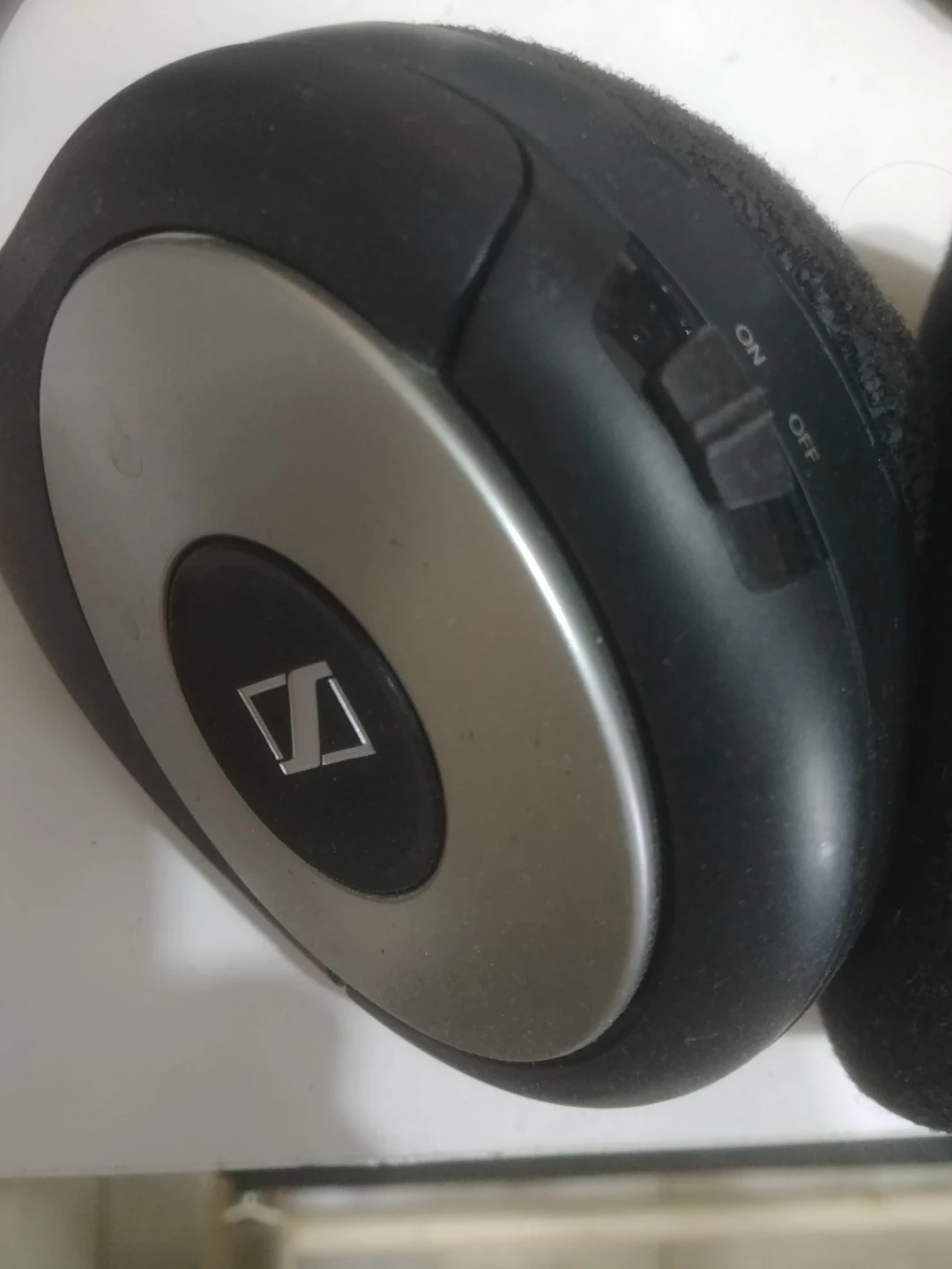 Sennheiser Wireless Over Ear Headphones with Transmitter - photo 3