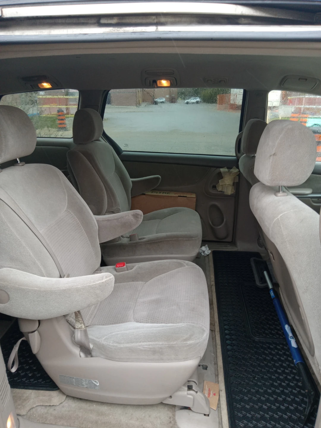 Toyota Sienna Minivan Seats - photo 5