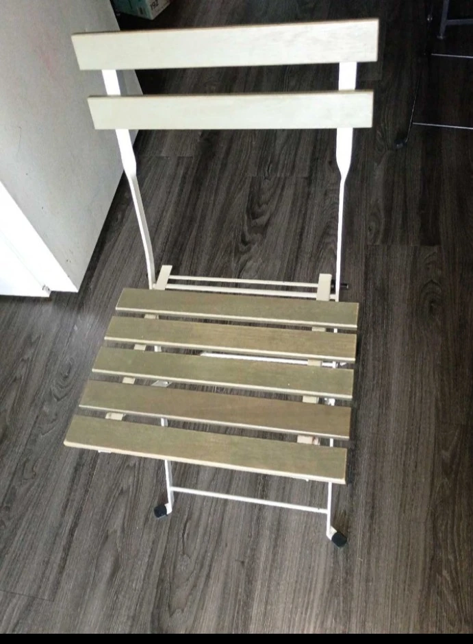 2 Folding Outdoor Chairs