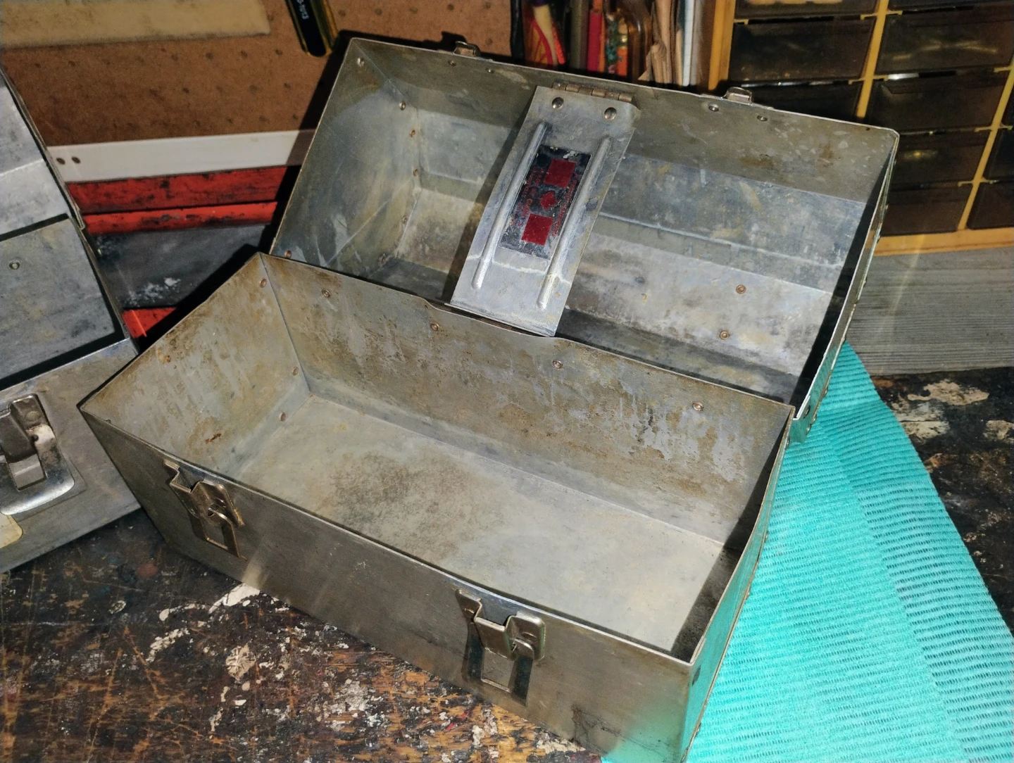 Aluminum lunch box - 2 available - photo 2